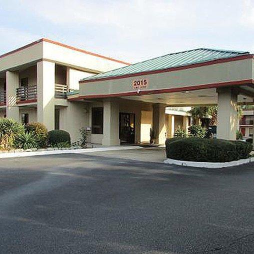 New Valdosta Inn And Suites Exterior photo
